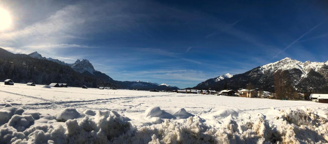 Yeti Lux - Family Garden Lodge Garmisch-Partenkirchen Exterior foto