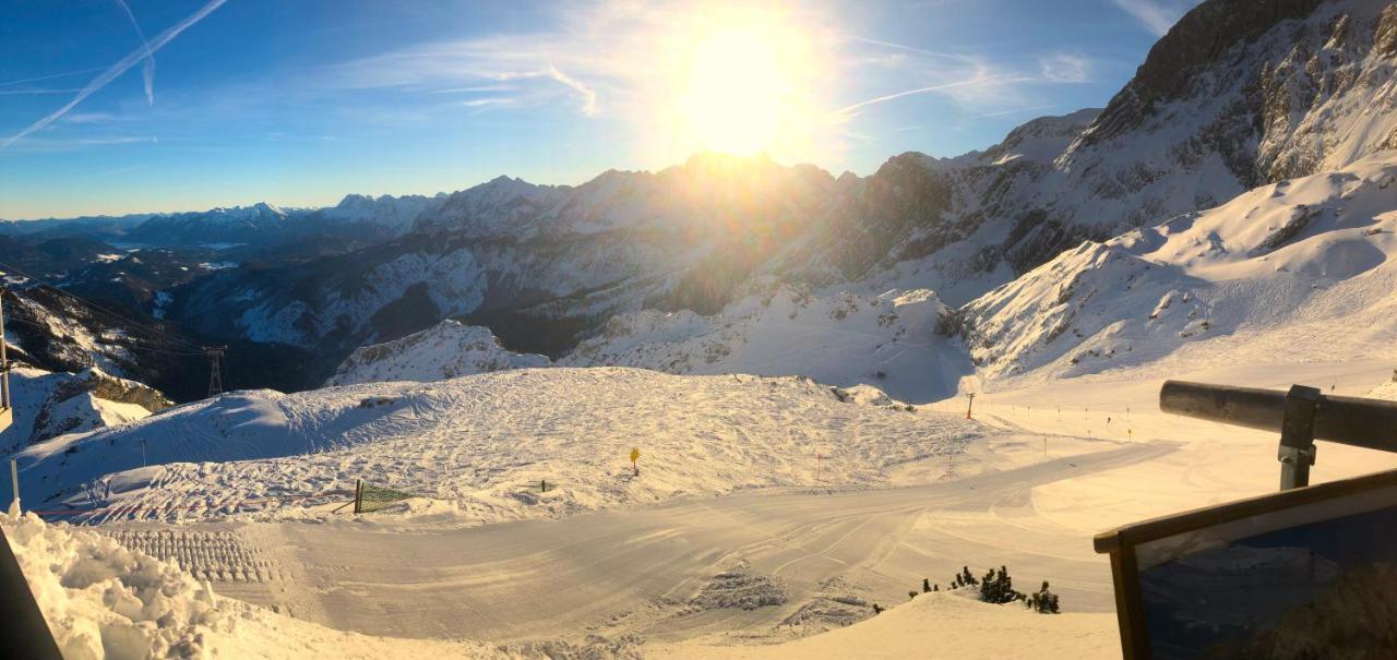 Yeti Lux - Family Garden Lodge Garmisch-Partenkirchen Exterior foto
